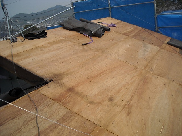 葺き替えで下地メンテナス